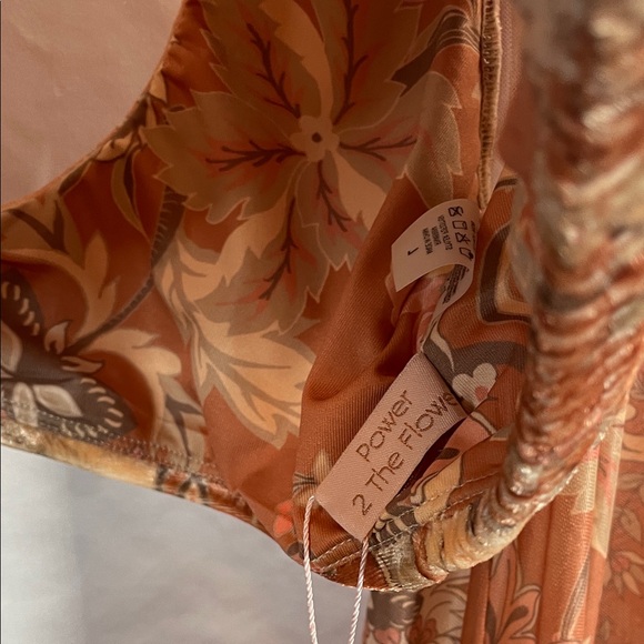 Elegant Floral Smocked Blouse with Tie-Front - Picture 3 of 11